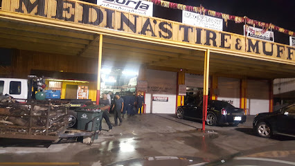 Medina Tire & Muffler Shop en Laredo
